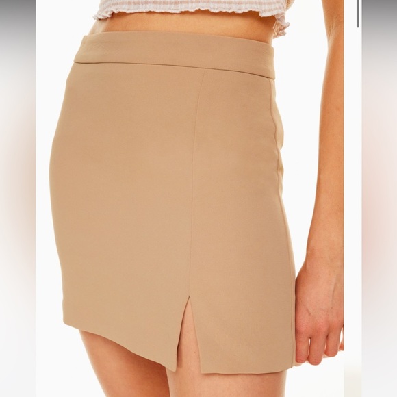 NWT Aritzia Wilfred Patio Mini Skirt in Crepette Gold Camel